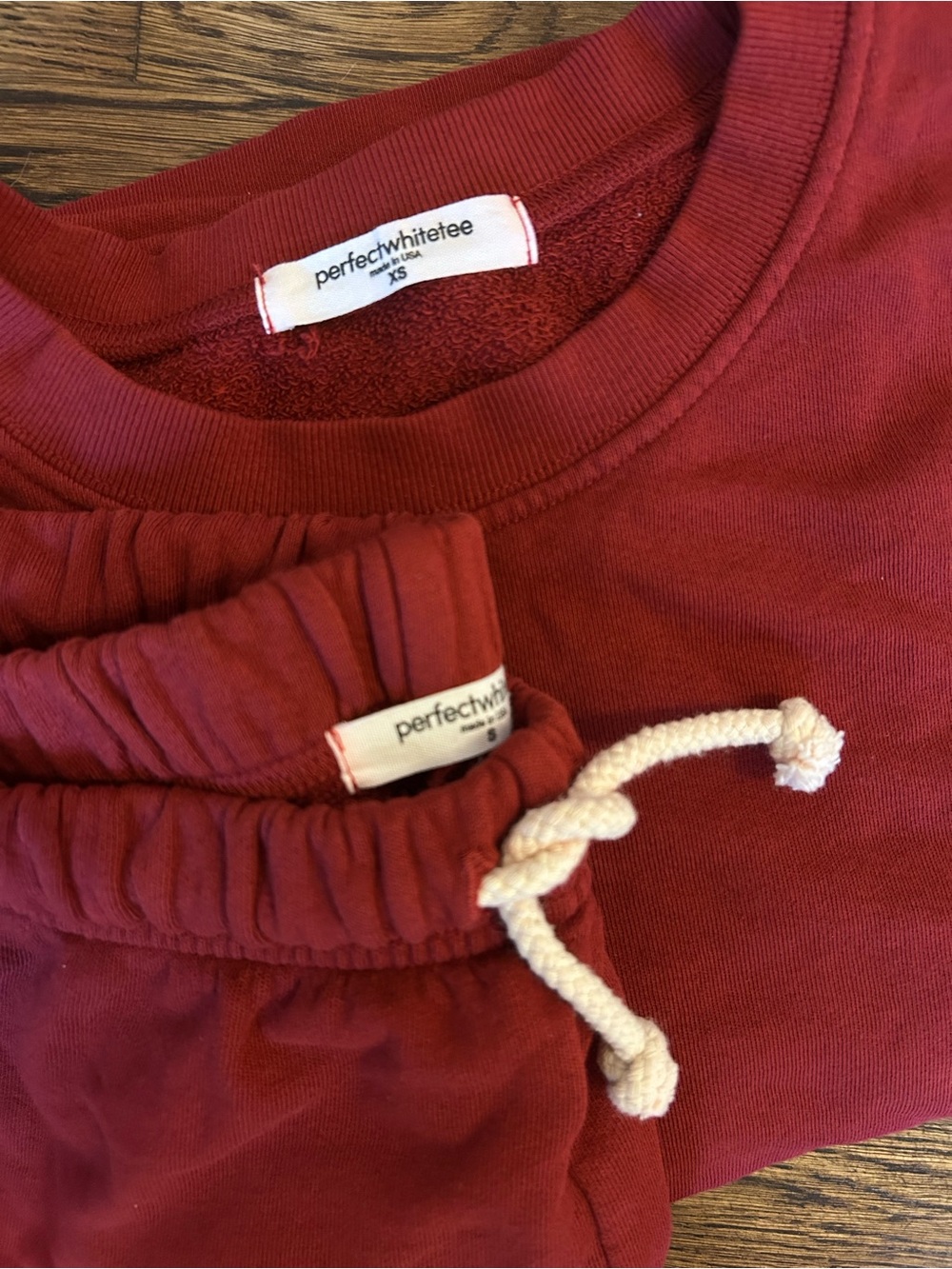 Perfectwhitetee - EUC - 2 piece SET
100% cotton Sweatshirt and Shorts